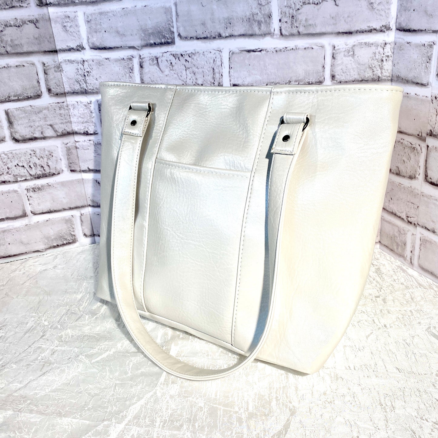 Large Tote in an off white vinyl