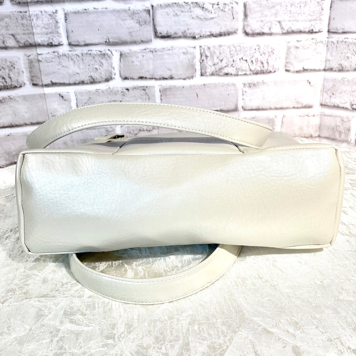 Large Tote in an off white vinyl