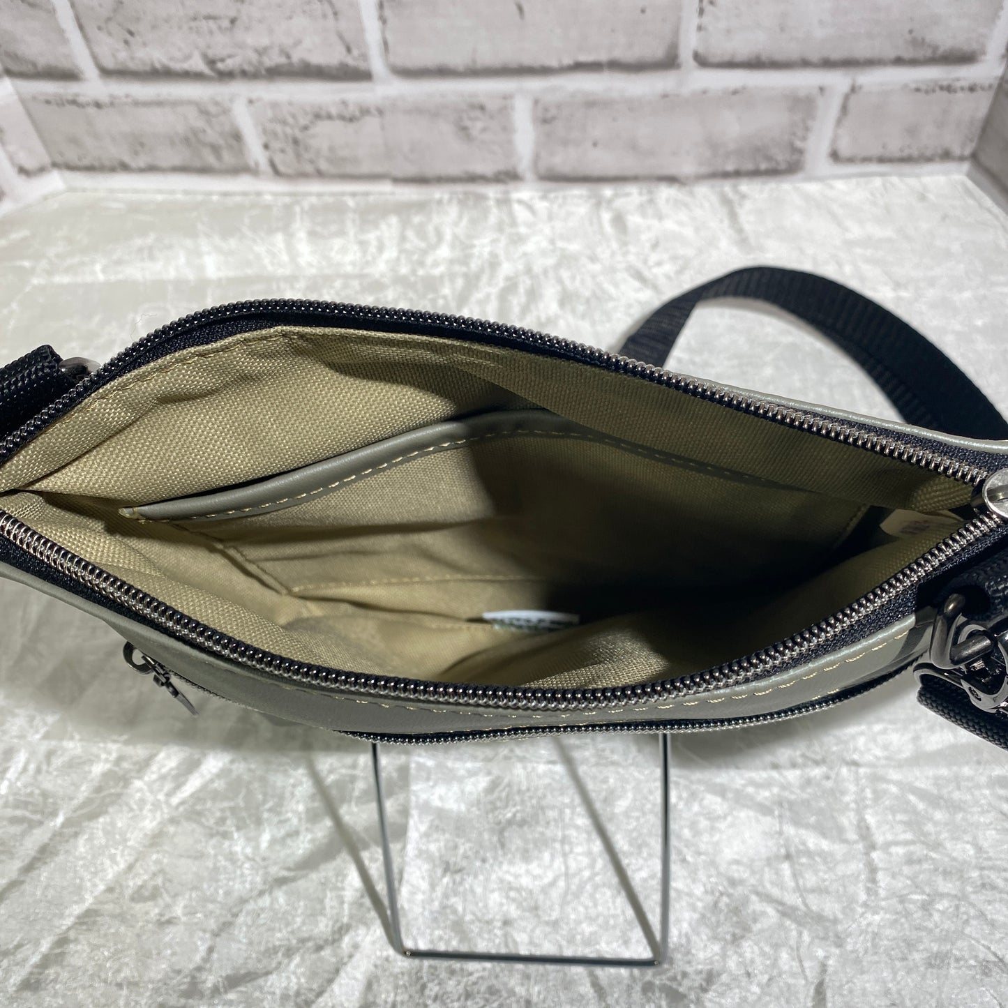 Koda Crossbody Bag pewter shimmery
