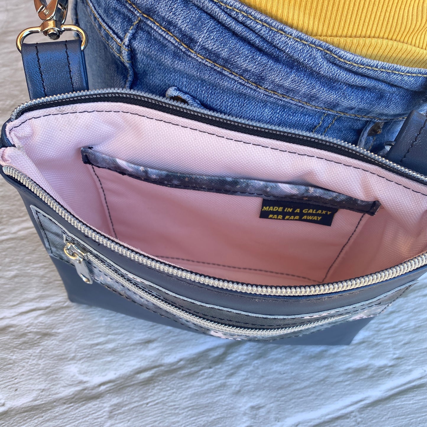 Switch Bag in Dark pearl vinyl(sample bag)