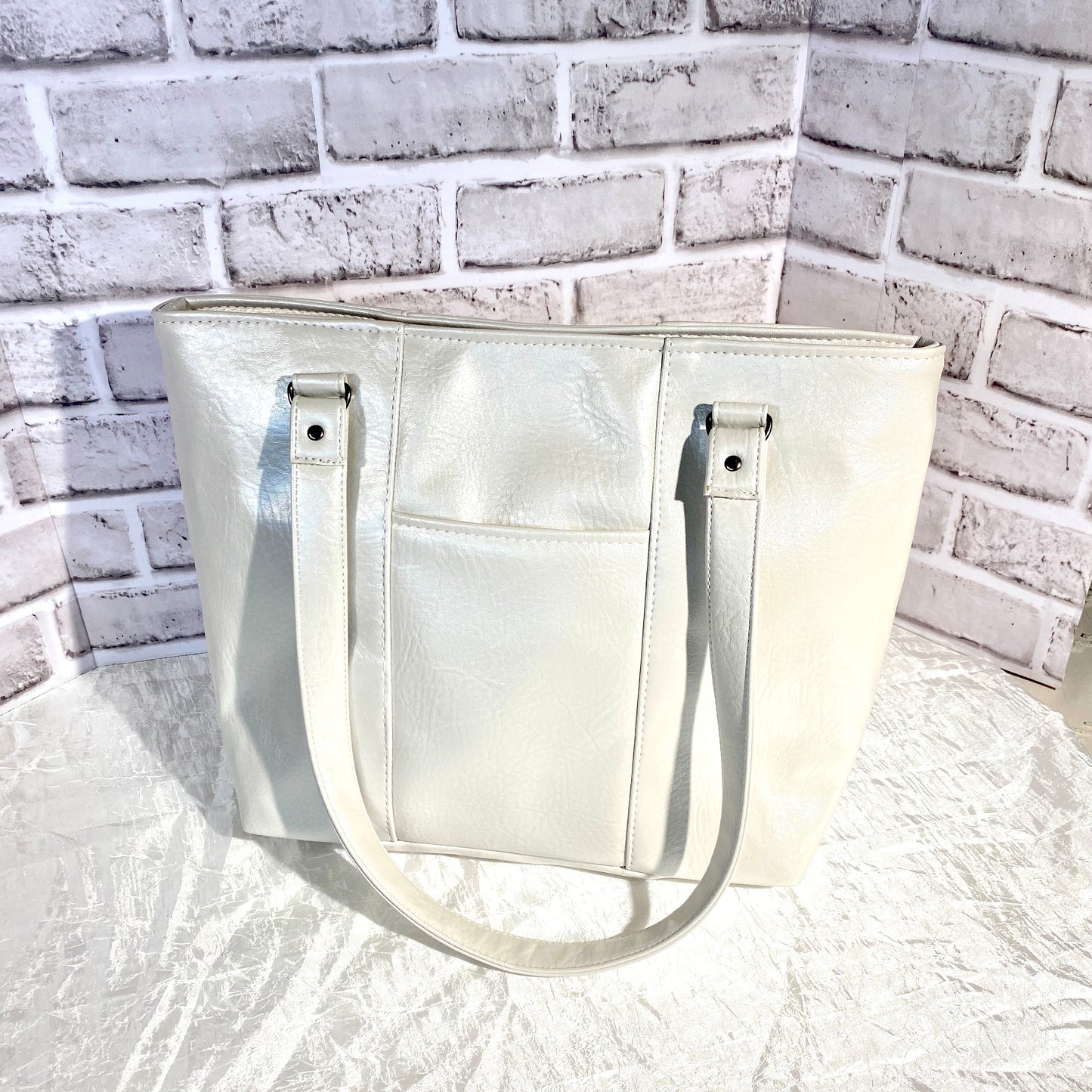 Large Tote in an off white vinyl